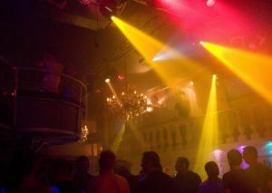 In het buitenland kom ik tot bloei. Brief 2 van Adil aan Tess In het buitenland kom ik tot bloei. Brief 2 van Adil aan Tess