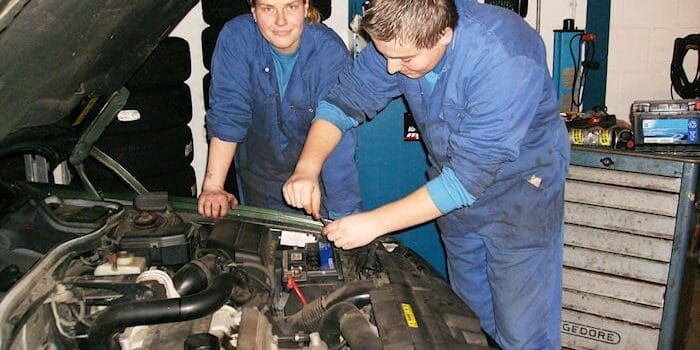 Vrouwelijke monteur in Nederland