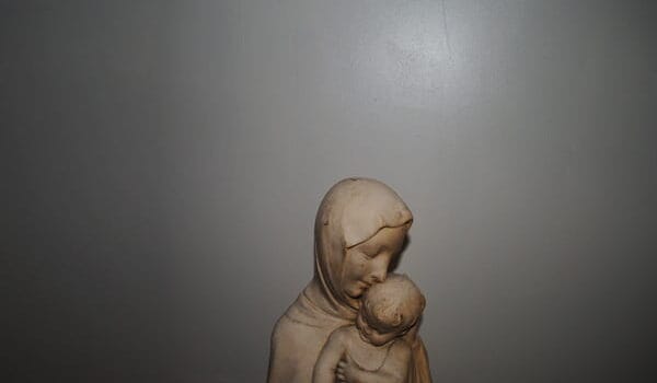 Desiree (38): ‘Jezus moet maar weer terugkomen op aarde’ Desiree (38): ‘Jezus moet maar weer terugkomen op aarde’